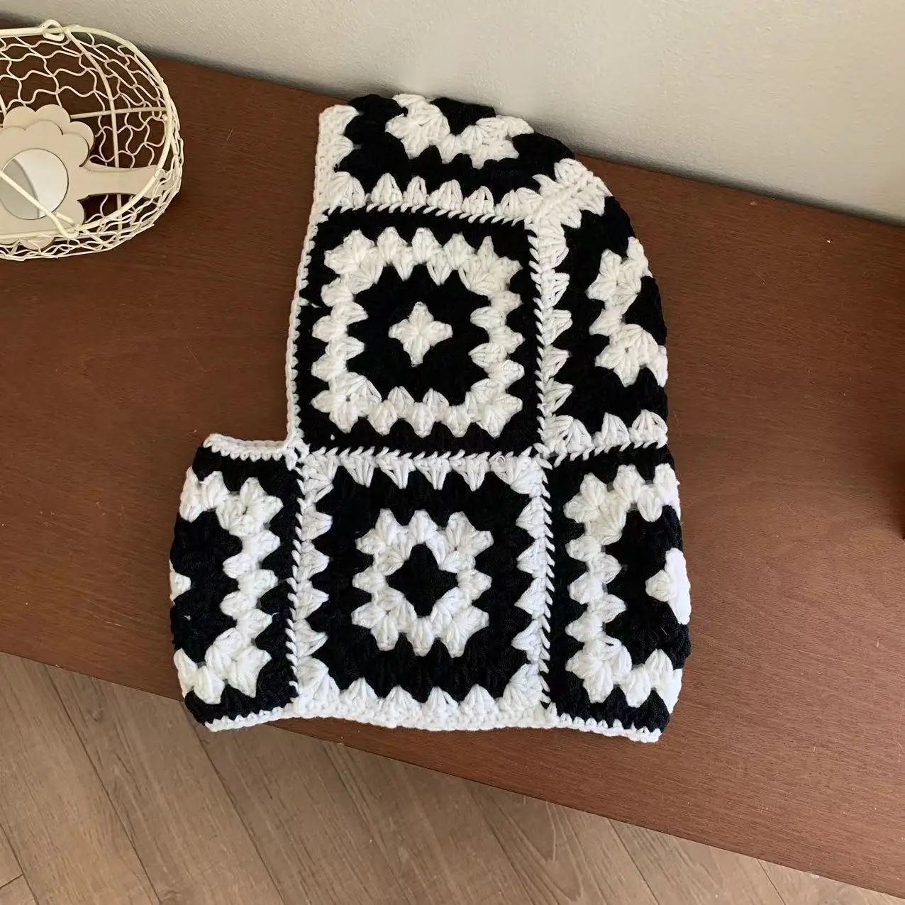 Bonnet au Crochet avec Protection du Cou pour Femme – Image 3