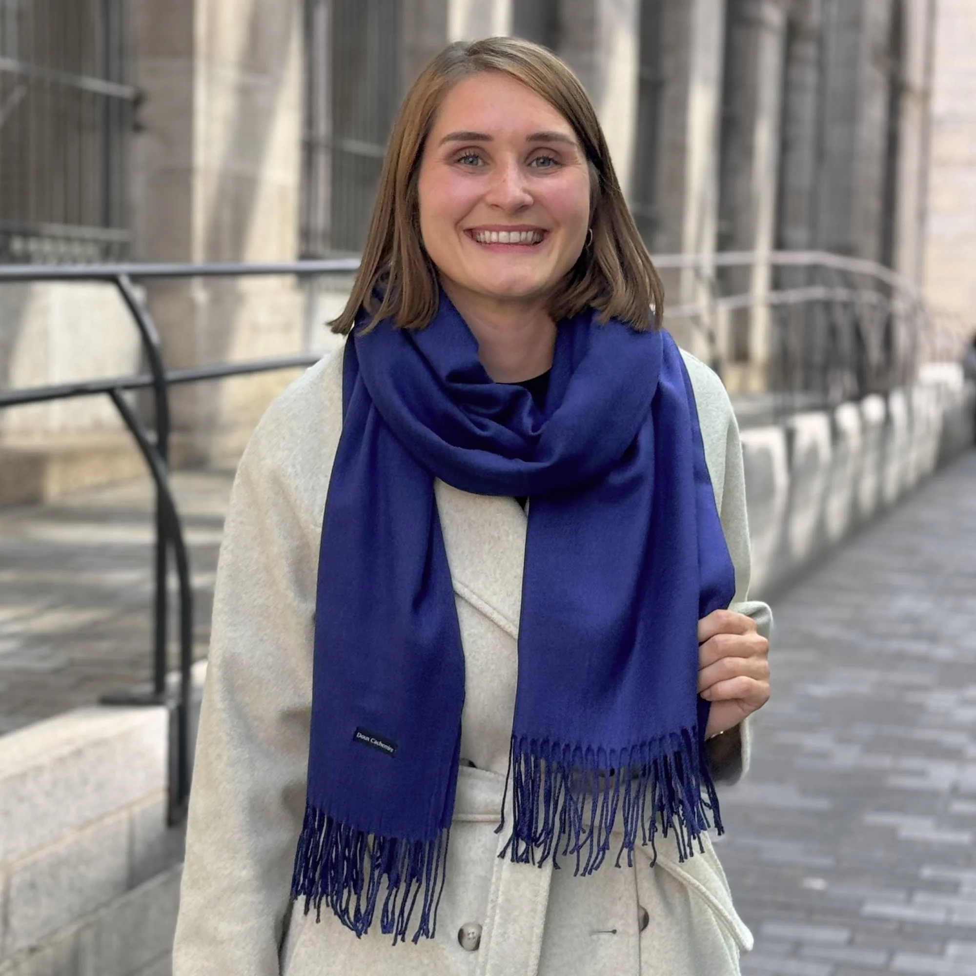 Écharpe Cachemire Bleue marine – Image 2