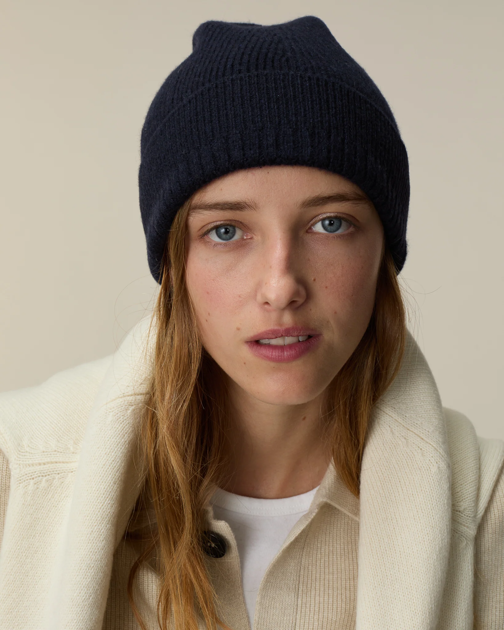 Women's Navy Cashmere hat – Image 2