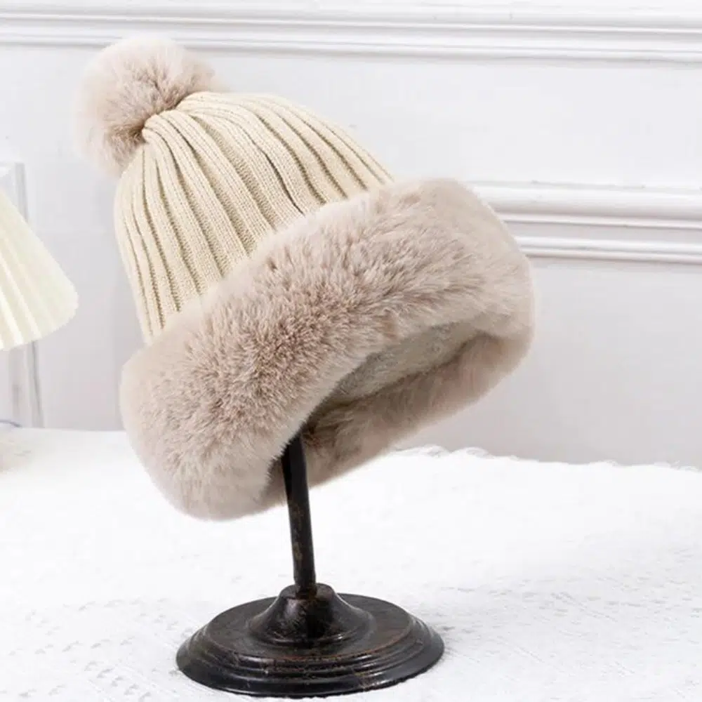 Bonnet pompon moumoute Princess Top – Image 8