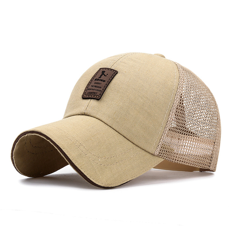 Casquette avec rectangle en cuir et maille respirante