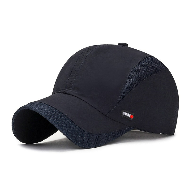 Casquette sport visière incurvée