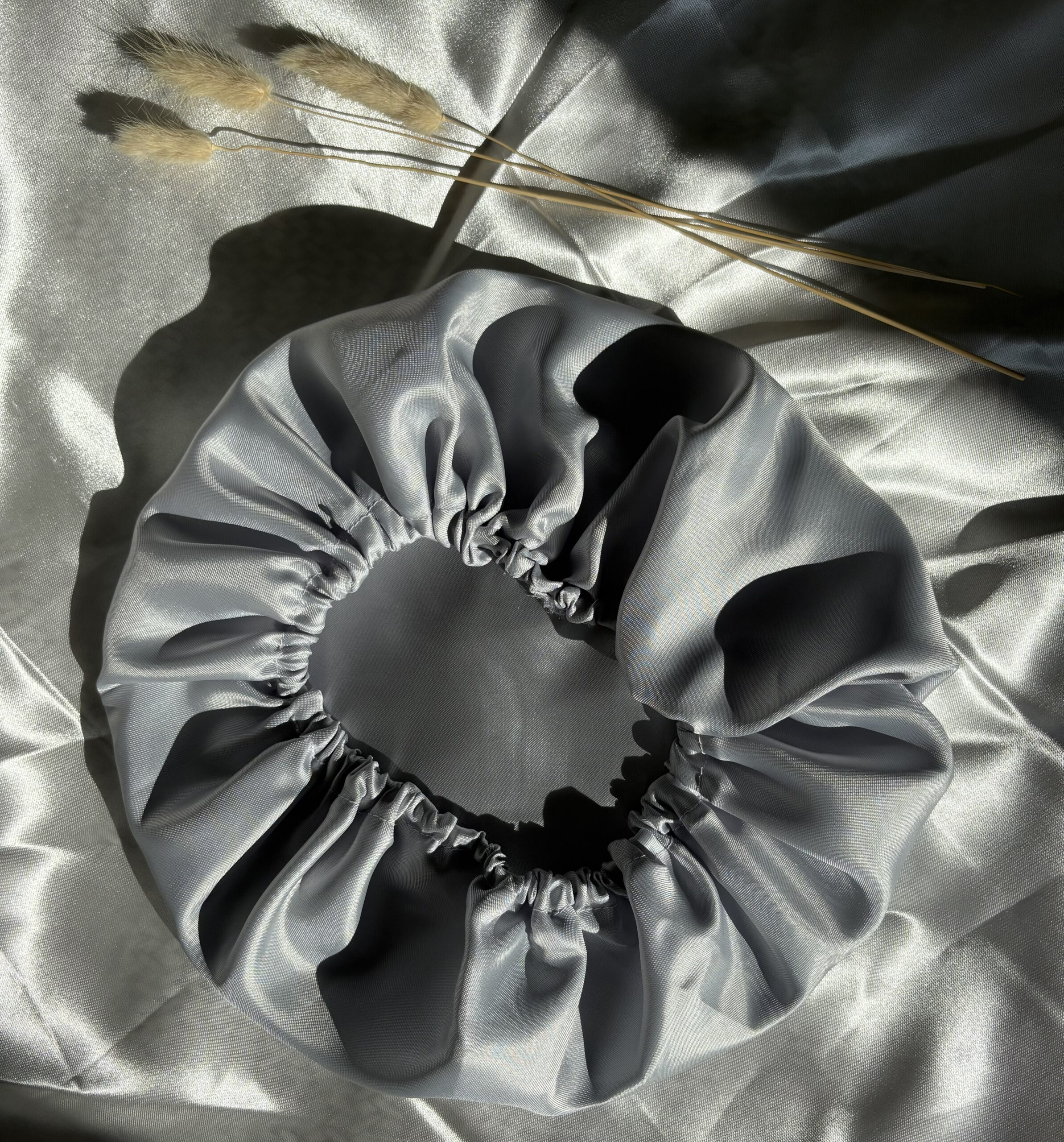 Bonnet en satin ajustable – Image 7