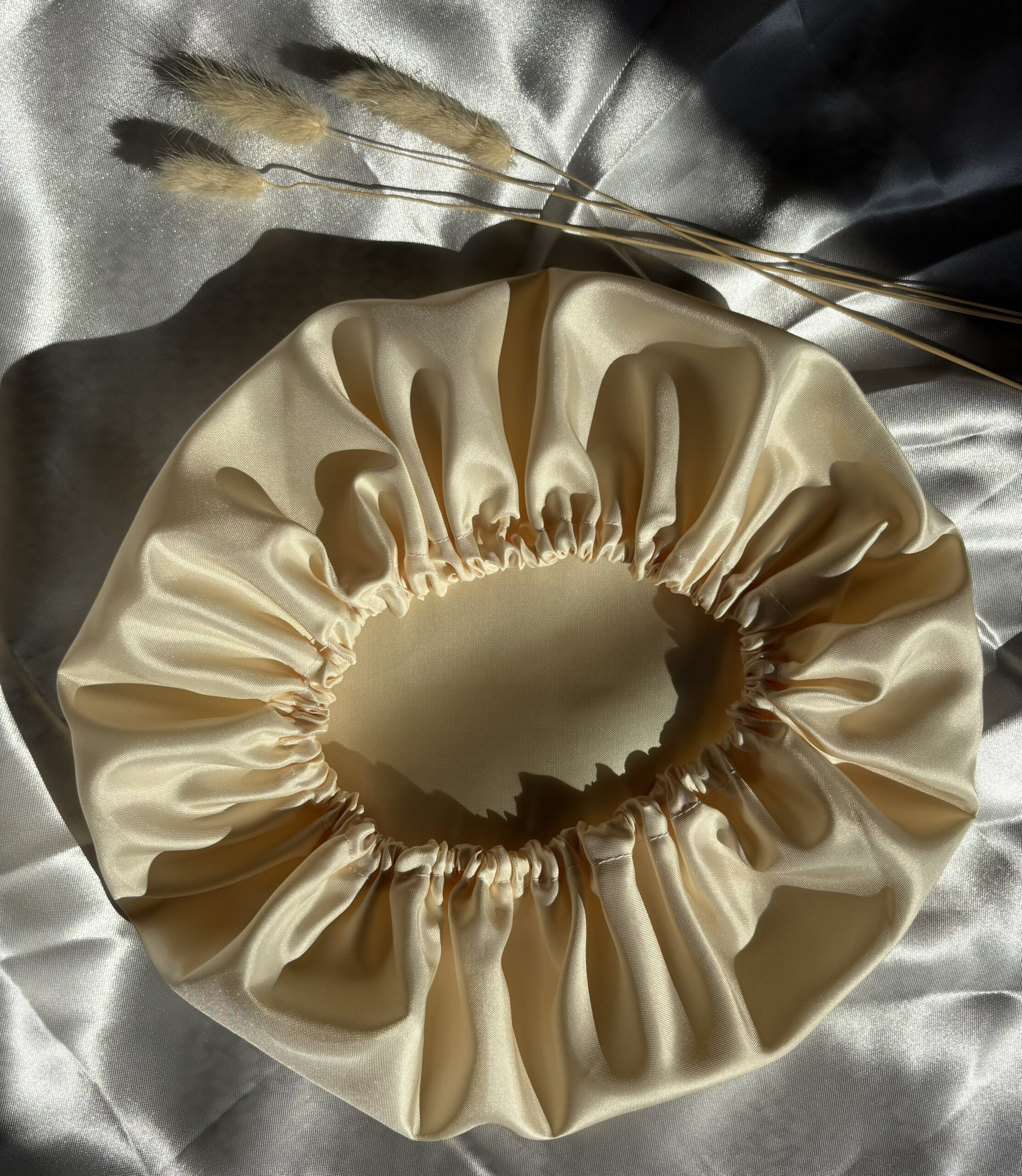 Bonnet en satin ajustable – Image 8