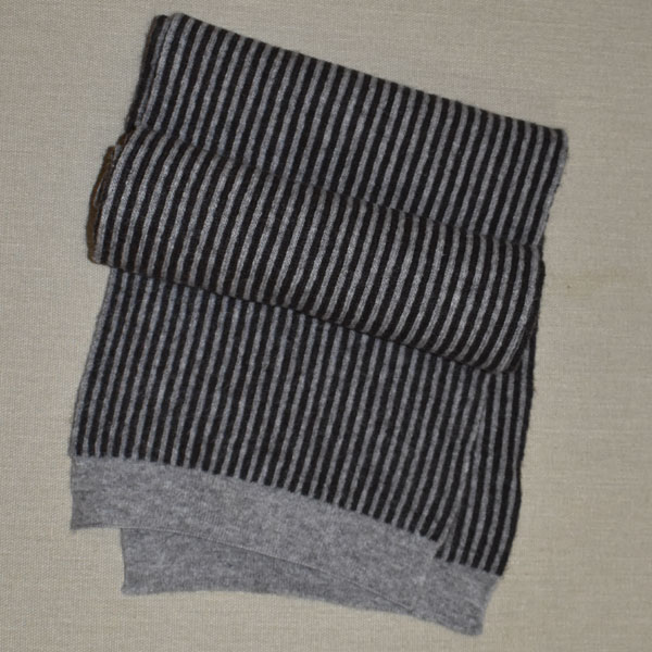 Echarpe bicolore en laine de yack – Image 4