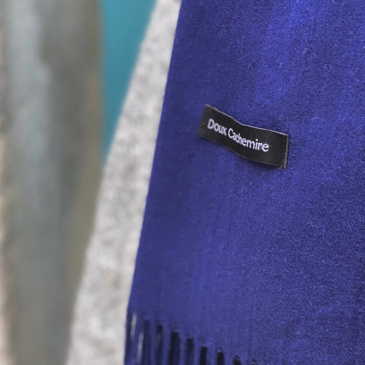 Écharpe Cachemire Bleue marine – Image 5