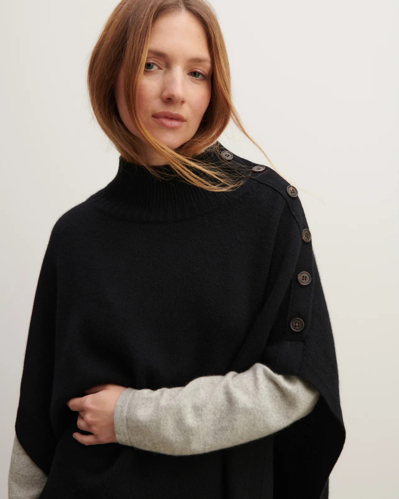 Poncho à boutons – Image 4