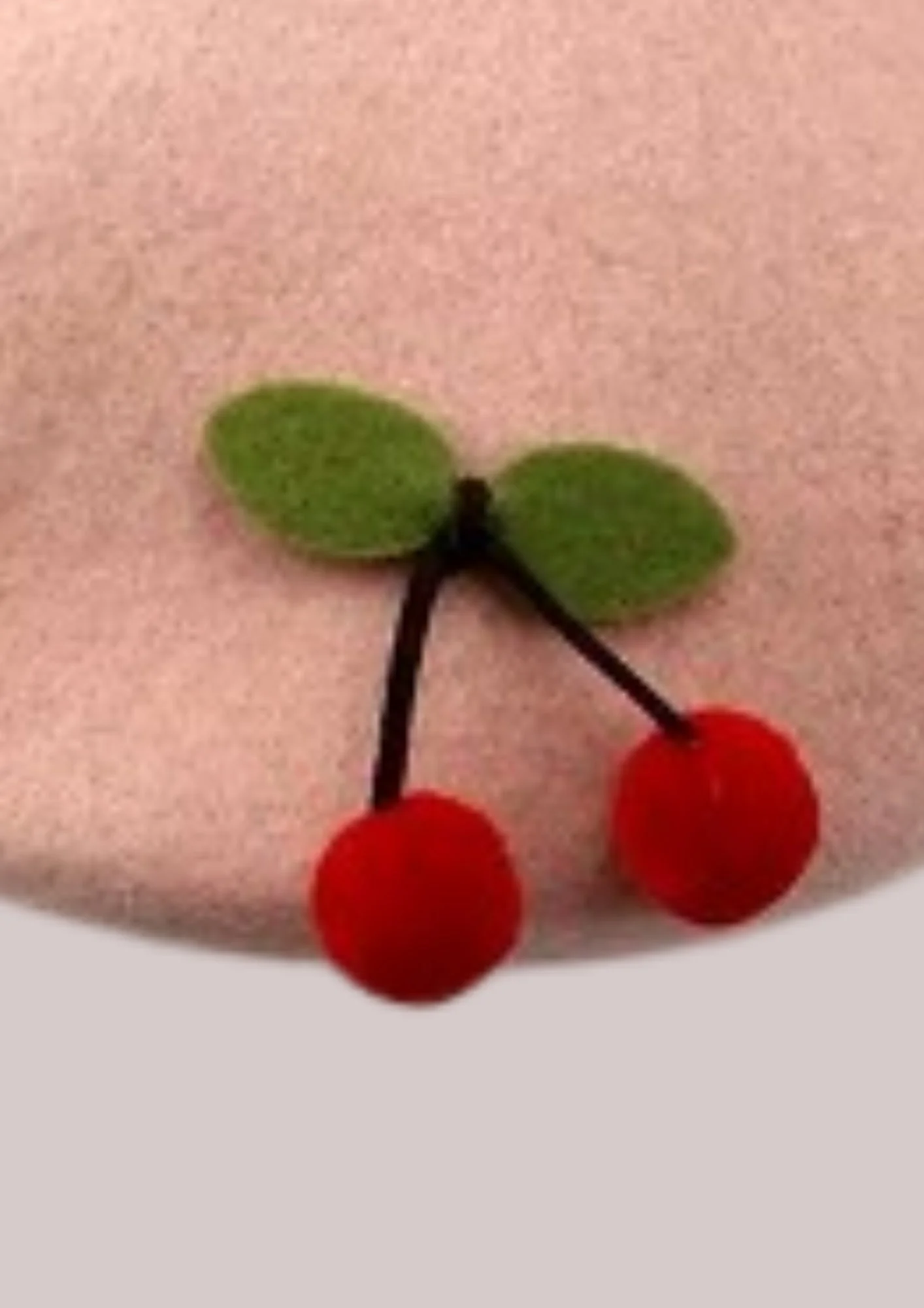 BERET FEMME ET ENFANT ROSE AVEC CERISES – Image 2