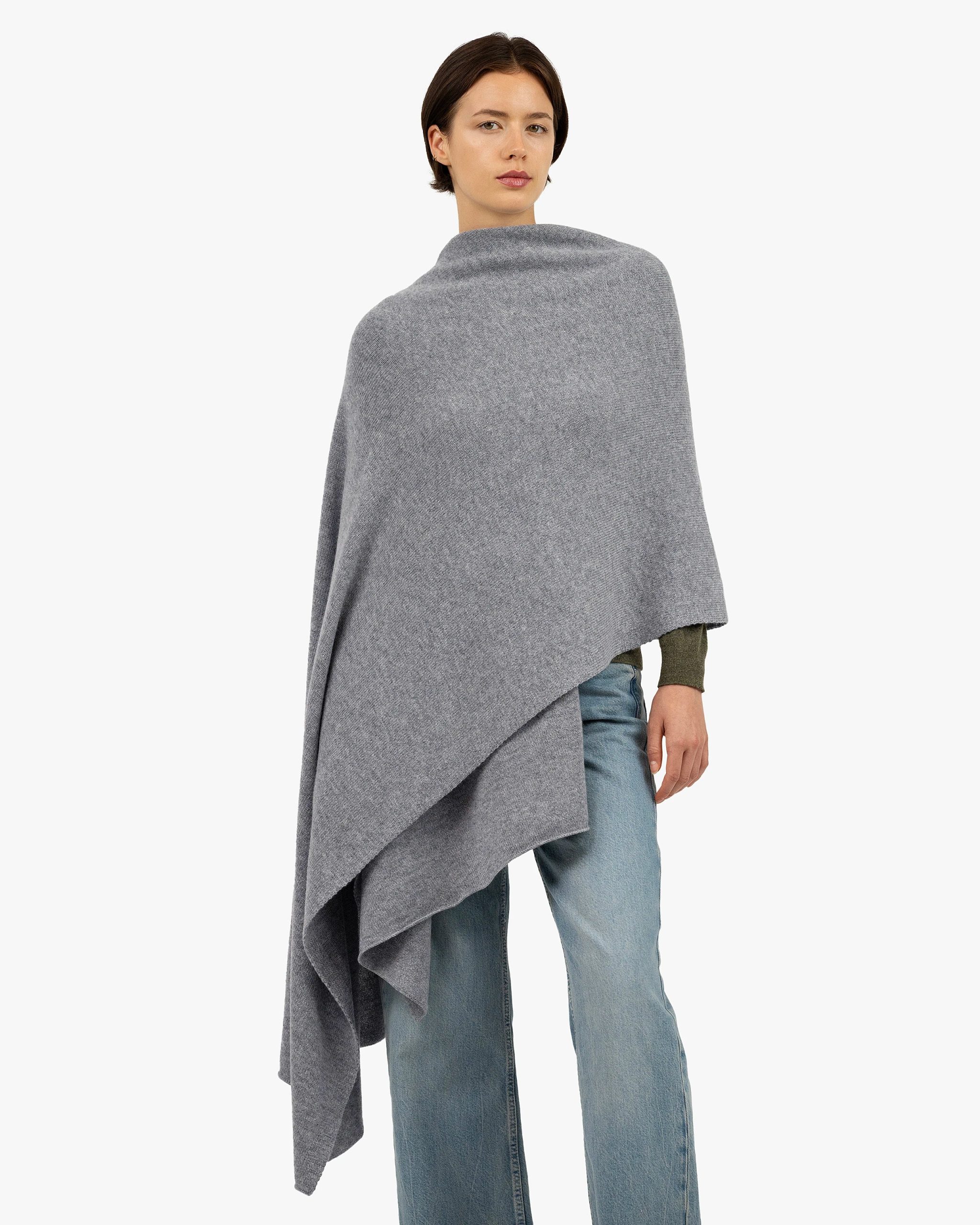 Courmayeur Maxi Wrap - Medium Grey – Image 3