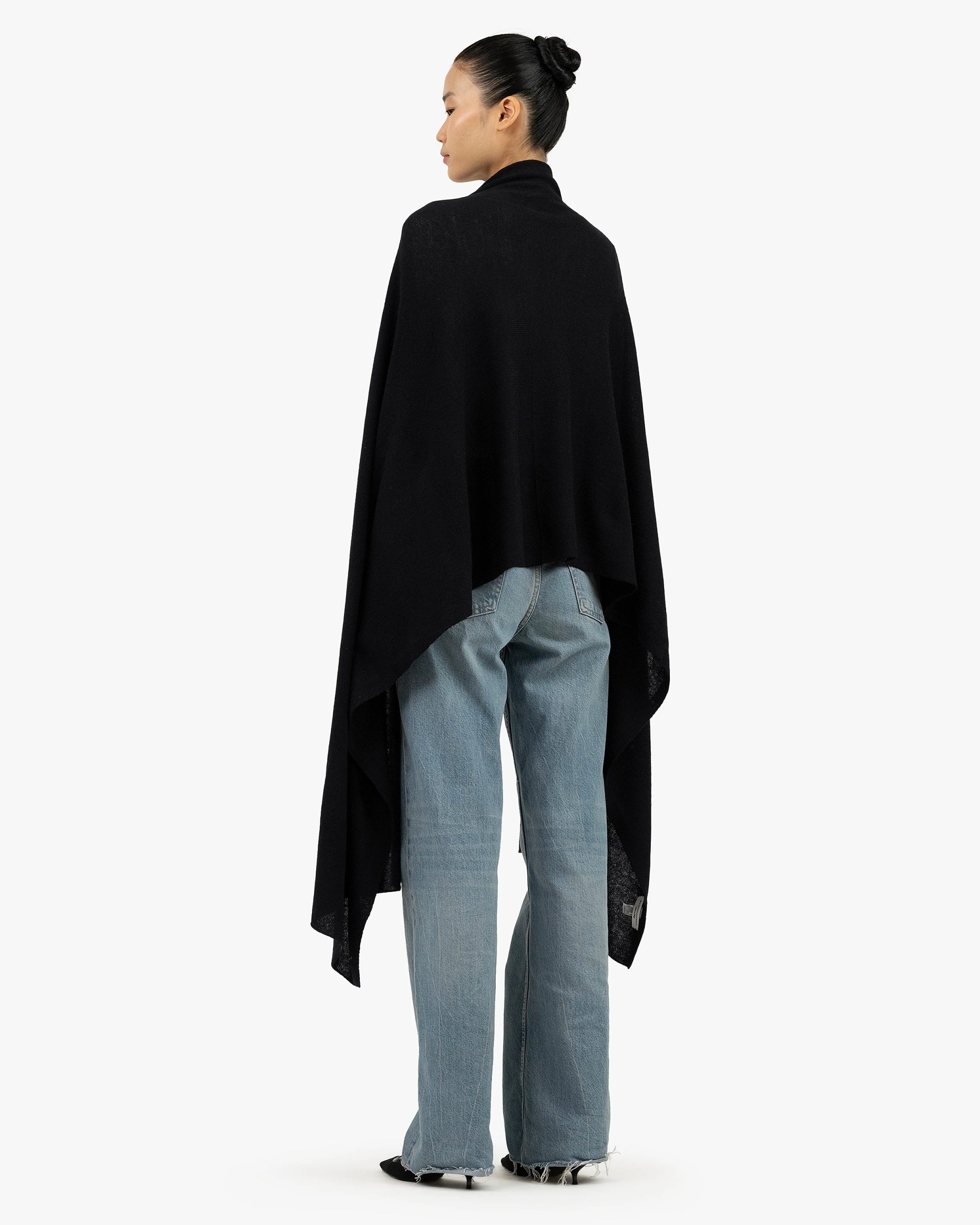 Essential Maxi Wrap - Black – Image 3