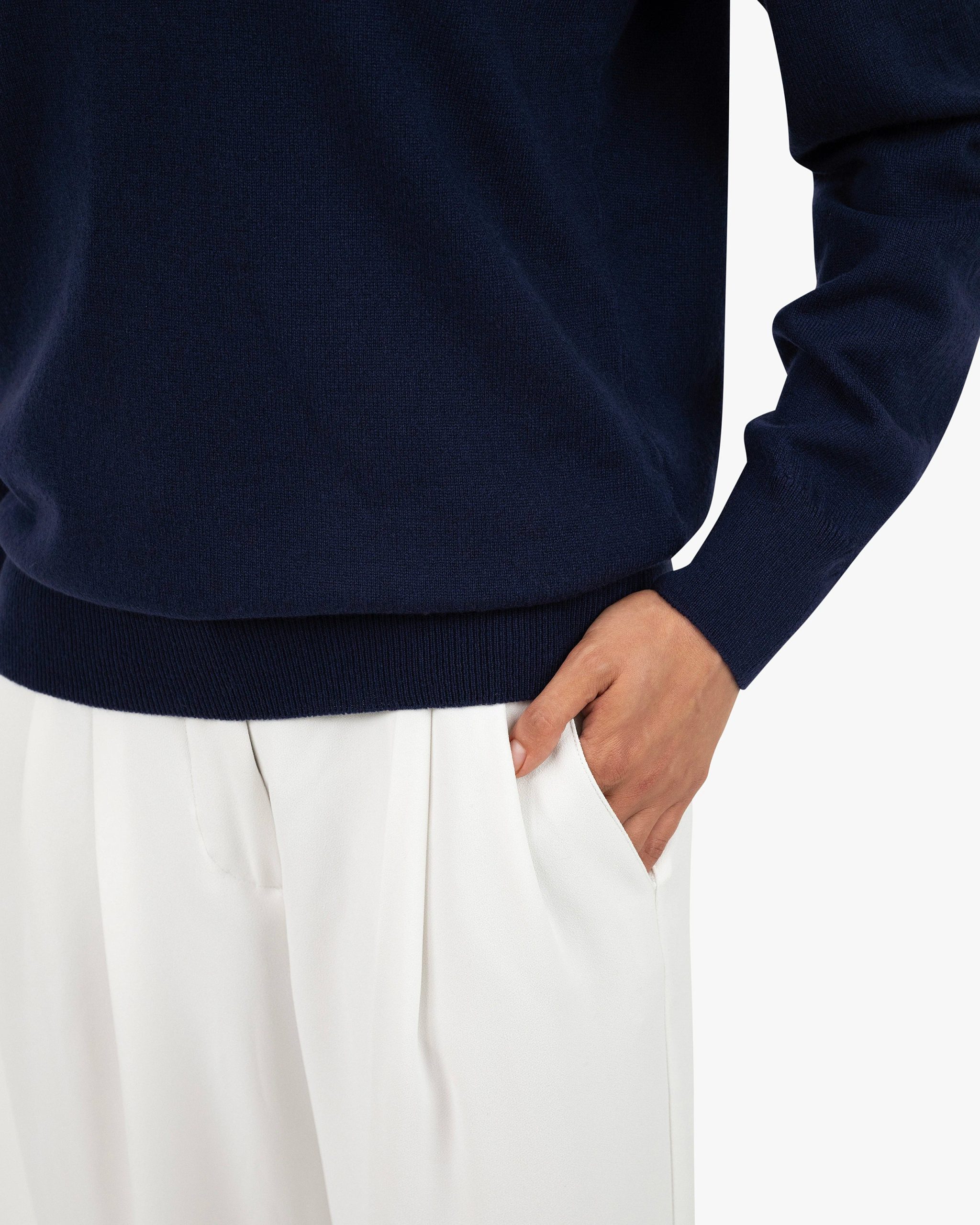 Essential Boyfriend Sweater - Blue – Image 2