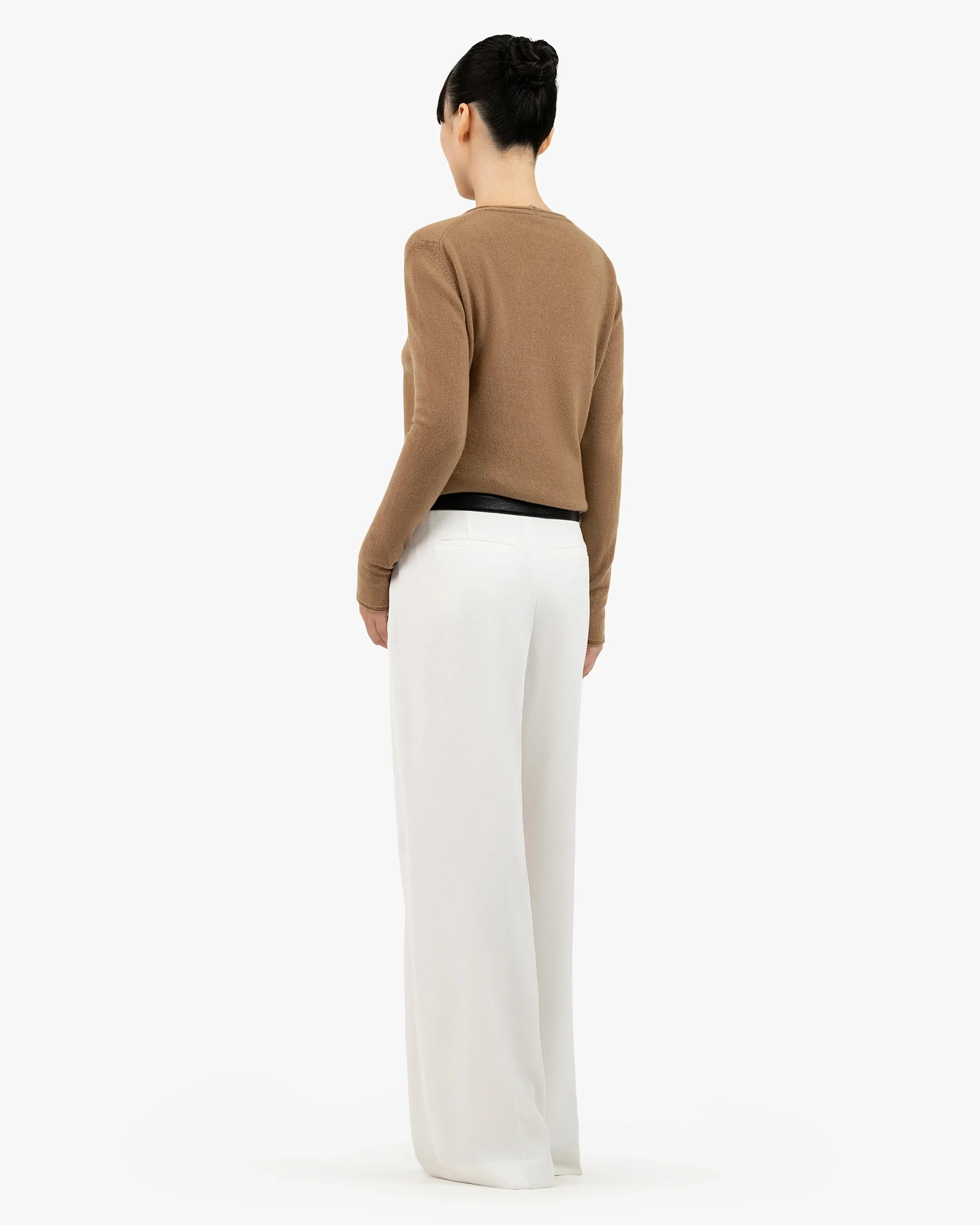 Lightness V-Neck Sweater - Camel – Image 4